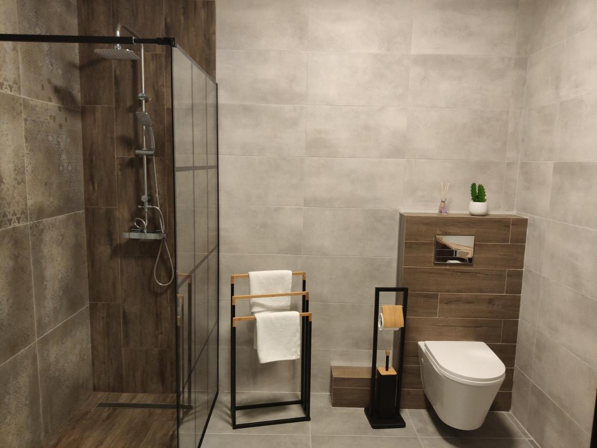 Apartament Milionova Apartment วูดช์ ภายนอก รูปภาพ