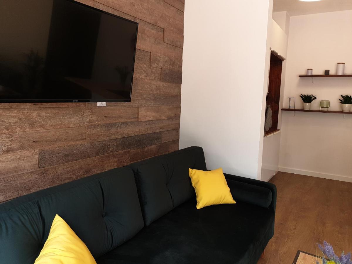 Apartament Milionova Apartment วูดช์ ภายนอก รูปภาพ